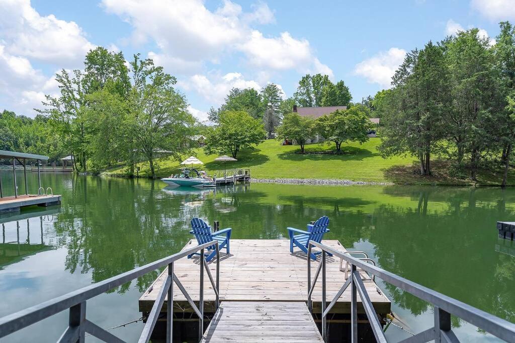 Rustic Cabin, Dock, Firepit, Kayaks & Games Winchester Exterior foto